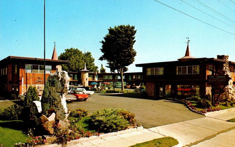 The Lodge (Weathervane Inn, Weathervane Lodge) - Old Postcard (newer photo)